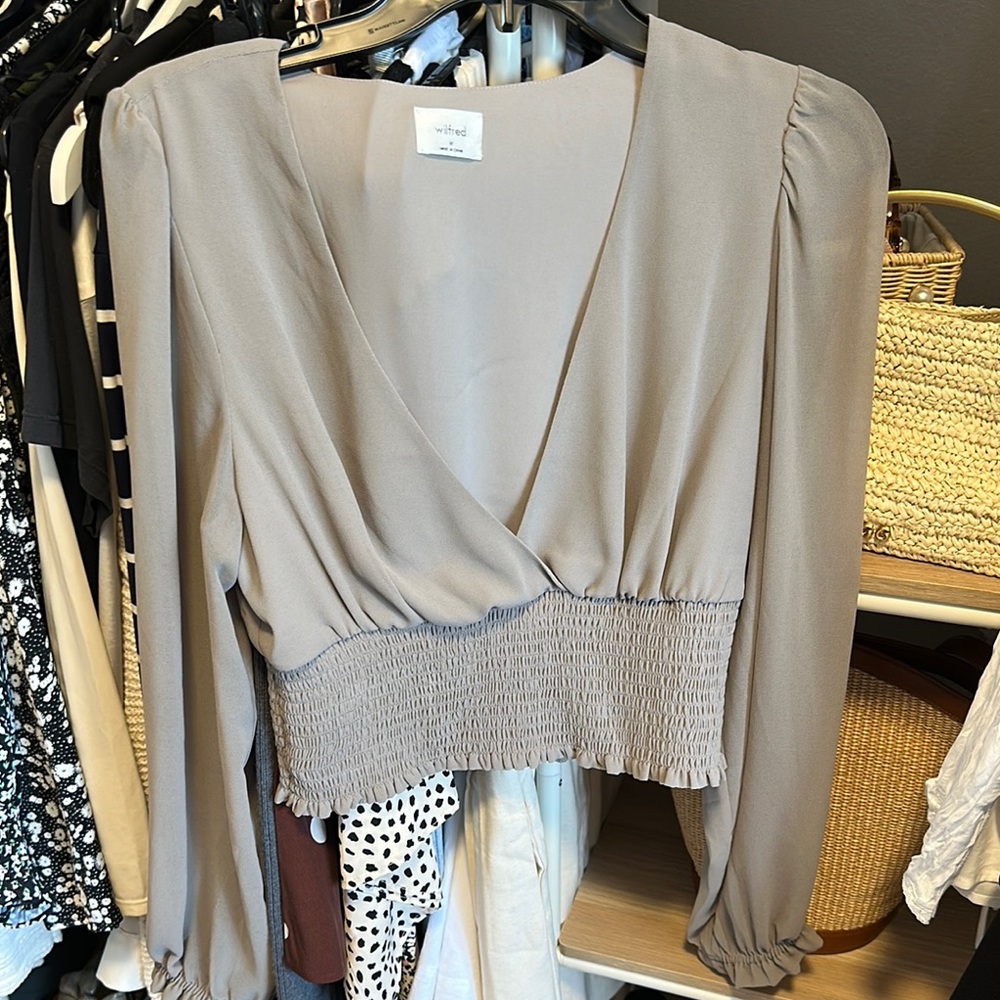 Wilfred Beige V-Neck Smocked Blouse